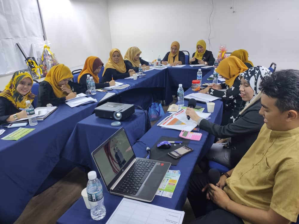 Projector screen rental for seminar and presentation